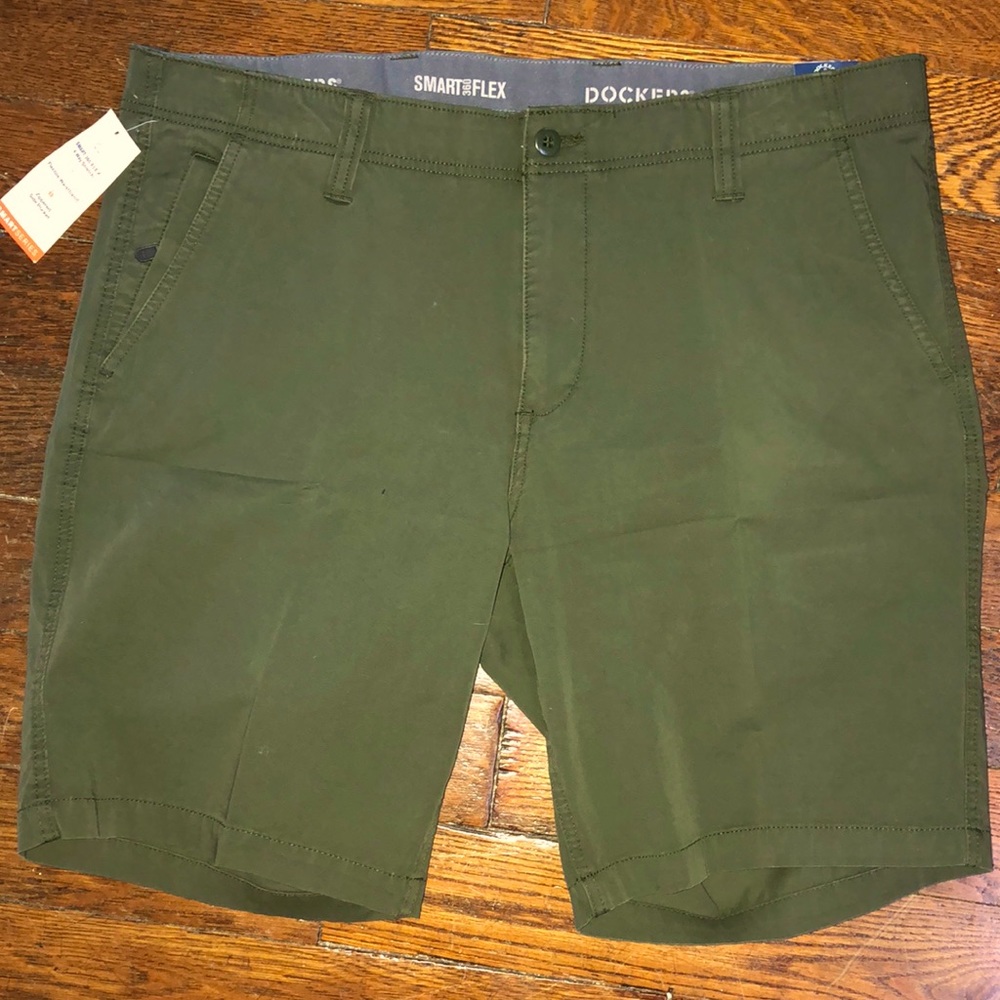 Men’s sz 38 shorts Flex fit color olive